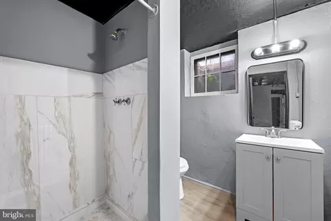 Bath - 1509 Ralworth Rd, Baltimore, MD 21218 photo 1 of 3