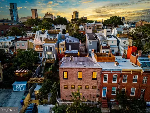 View/Area - 337 E Hamburg St, Baltimore, MD 21230 photo 1 of 4