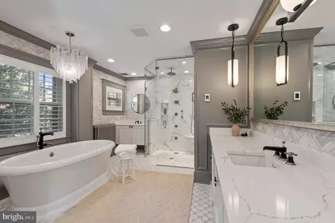 Bath - 4334 N Charles St, Baltimore, MD 21218 photo 2 of 5