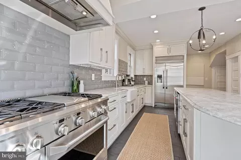 Kitchen - 4334 N Charles St, Baltimore, MD 21218 photo 3 of 4