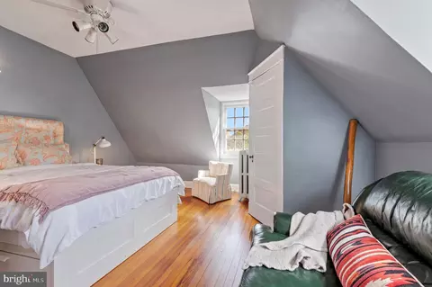 Bedroom - 4334 N Charles St, Baltimore, MD 21218 photo 4 of 6