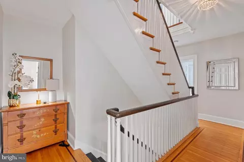 Entry Way - 4334 N Charles St, Baltimore, MD 21218 photo 5 of 6