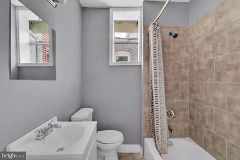 Bath - 2617 E Preston St, Baltimore, MD 21213 photo 3 of 4