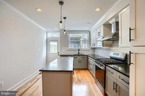 502 E Clement St, Baltimore, MD 21230 photo 9