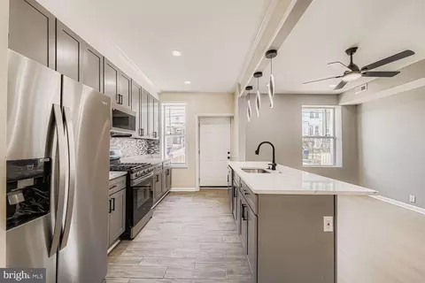 Entry Way - 1520 Appleton St, Baltimore, MD 21217 photo 2 of 3