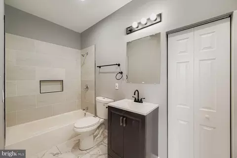 Bath - 1520 Appleton St, Baltimore, MD 21217 photo 2 of 3