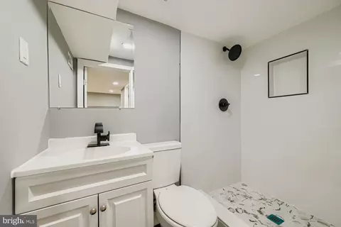 Bath - 1520 Appleton St, Baltimore, MD 21217 photo 3 of 3