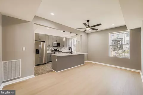 Living - 1520 Appleton St, Baltimore, MD 21217 photo 3 of 4
