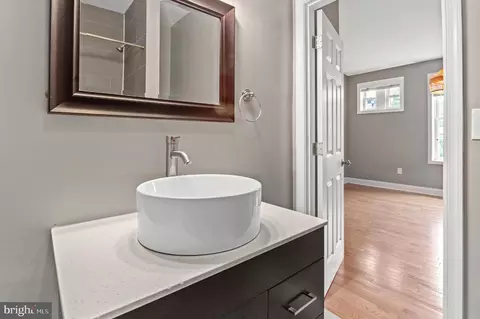 Bath - 348 Whitridge Ave, Baltimore, MD 21218 photo 3 of 5