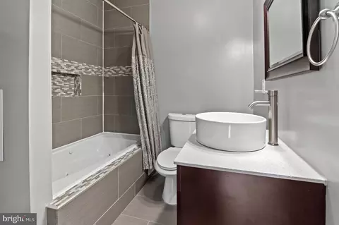 Bath - 348 Whitridge Ave, Baltimore, MD 21218 photo 1 of 5