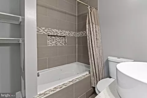 Bath - 348 Whitridge Ave, Baltimore, MD 21218 photo 2 of 5