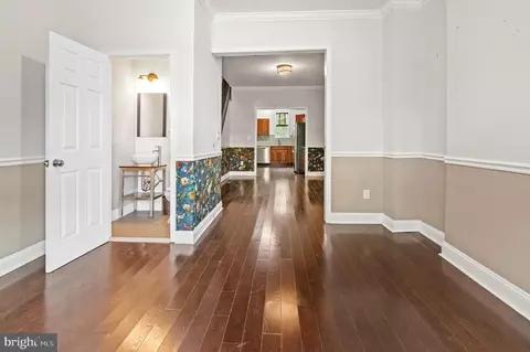 Entry Way - 348 Whitridge Ave, Baltimore, MD 21218 photo 4 of 7