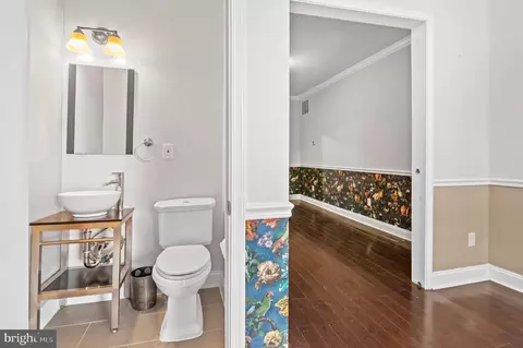 Entry Way - 348 Whitridge Ave, Baltimore, MD 21218 photo 1 of 7