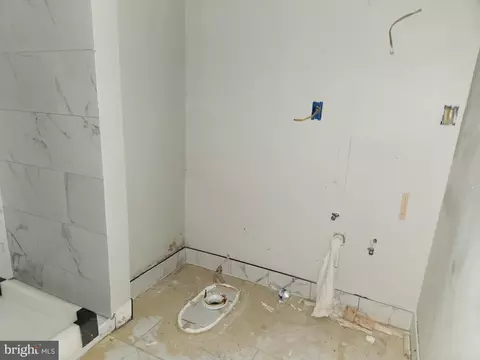Entry Way - 2915 Violet Ave, Baltimore, MD 21215 photo 10 of 13