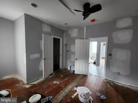 Entry Way - 2915 Violet Ave, Baltimore, MD 21215 photo 5 of 13