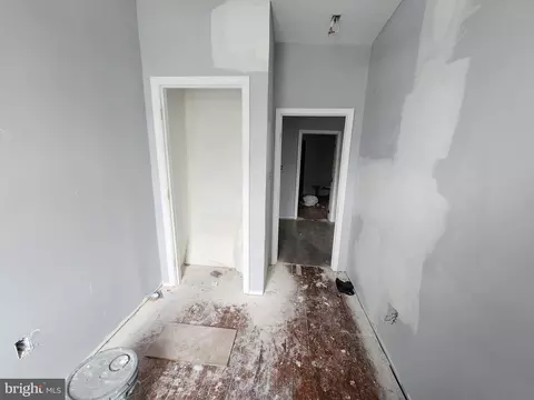 Entry Way - 2915 Violet Ave, Baltimore, MD 21215 photo 6 of 13