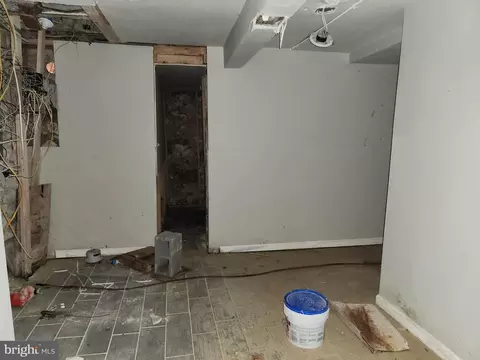 Entry Way - 2915 Violet Ave, Baltimore, MD 21215 photo 11 of 13