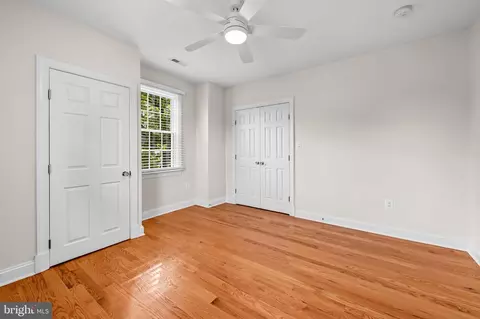 Bedroom - 6300 Pinehurst Rd, Baltimore, MD 21212 photo 2 of 4