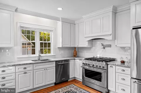 Kitchen - 6300 Pinehurst Rd, Baltimore, MD 21212 photo 3 of 3