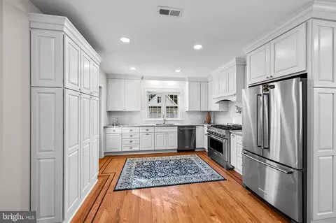 Kitchen - 6300 Pinehurst Rd, Baltimore, MD 21212 photo 2 of 3
