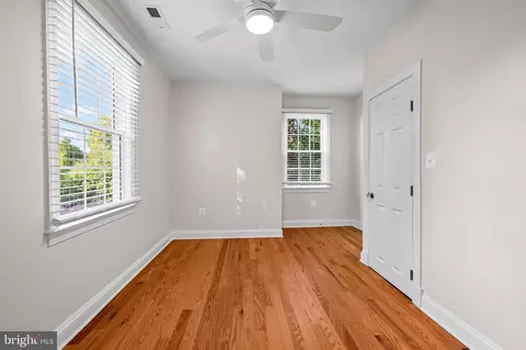 Bedroom - 6300 Pinehurst Rd, Baltimore, MD 21212 photo 4 of 4