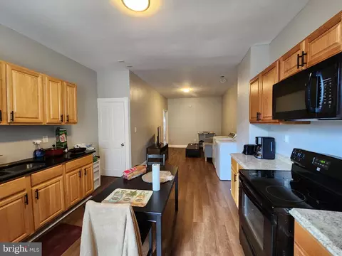 Entry Way - 1745 E Lafayette Ave, Baltimore, MD 21213 photo 4 of 6