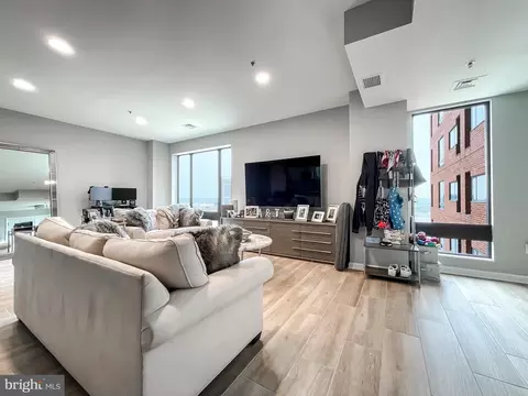 10 E Lee St #1806, Baltimore, MD 21202