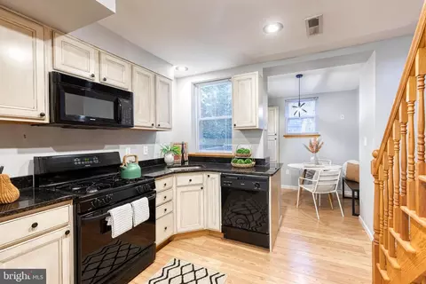 Kitchen - 46 E Fort Ave, Baltimore, MD 21230 photo 1 of 4