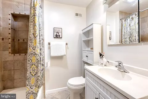 Bath - 46 E Fort Ave, Baltimore, MD 21230 photo 1 of 2