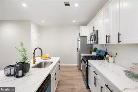 Kitchen - 5218 Cuthbert Ave, Baltimore, MD 21215 photo 3 of 4