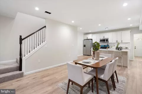 Entry Way - 5218 Cuthbert Ave, Baltimore, MD 21215 photo 1 of 3