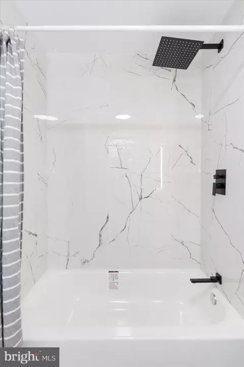 Bath - 5218 Cuthbert Ave, Baltimore, MD 21215 photo 2 of 6