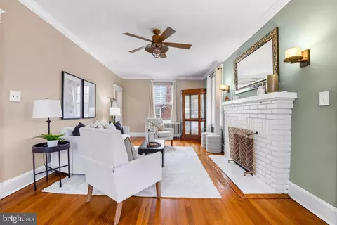 Living - 307 E Lake Ave, Baltimore, MD 21212 photo 3 of 4