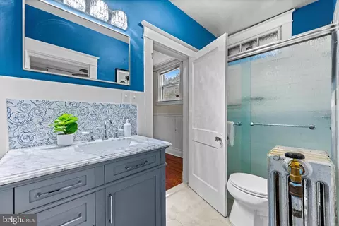 Bath - 307 E Lake Ave, Baltimore, MD 21212 photo 2 of 4
