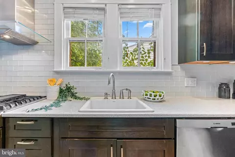 Kitchen - 307 E Lake Ave, Baltimore, MD 21212 photo 2 of 5