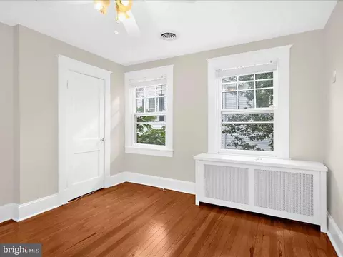 Bedroom - 307 E Lake Ave, Baltimore, MD 21212 photo 8 of 8