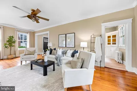 Living - 307 E Lake Ave, Baltimore, MD 21212 photo 2 of 4