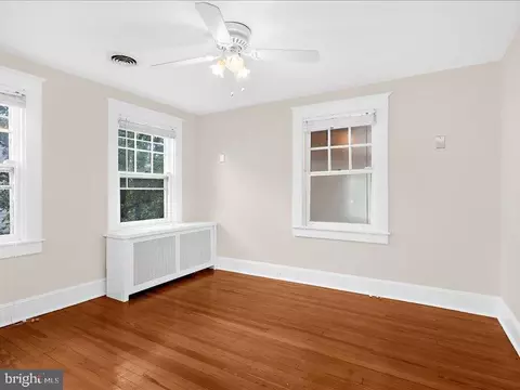 Bedroom - 307 E Lake Ave, Baltimore, MD 21212 photo 7 of 8
