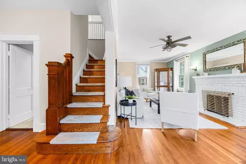 Entry Way - 307 E Lake Ave, Baltimore, MD 21212 photo 2 of 5