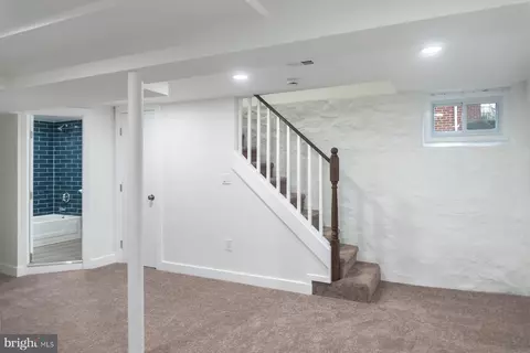 Entry Way - 5216 Biddison Ln, Baltimore, MD 21206 photo 5 of 5