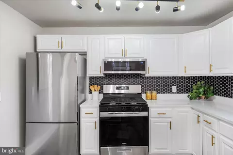 4043 Cedardale Rd, Baltimore, MD 21215 photo 17