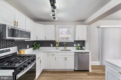 4043 Cedardale Rd, Baltimore, MD 21215 photo 15