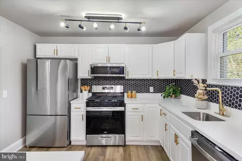 4043 Cedardale Rd, Baltimore, MD 21215 photo 16