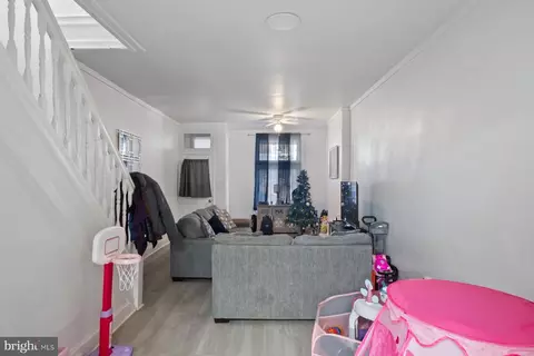 Entry Way - 1659 Cliftview Ave, Baltimore, MD 21213 photo 2 of 6