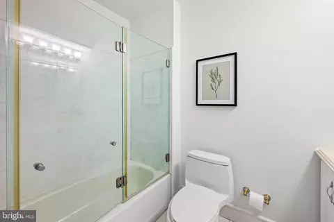 Bath - 254 Waxter Way, Baltimore, MD 21217 photo 1 of 5
