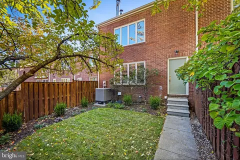 Exterior - 254 Waxter Way, Baltimore, MD 21217 photo 5 of 7