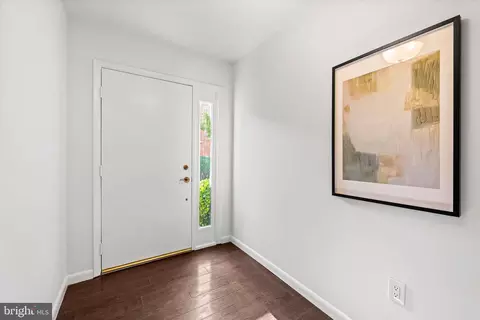 Entry Way - 254 Waxter Way, Baltimore, MD 21217 photo 1 of 5