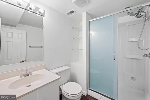 Bath - 254 Waxter Way, Baltimore, MD 21217 photo 5 of 5
