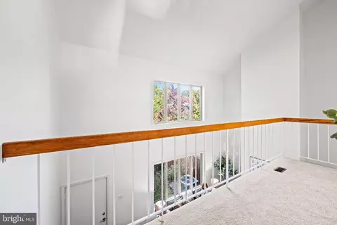 Entry Way - 254 Waxter Way, Baltimore, MD 21217 photo 4 of 5