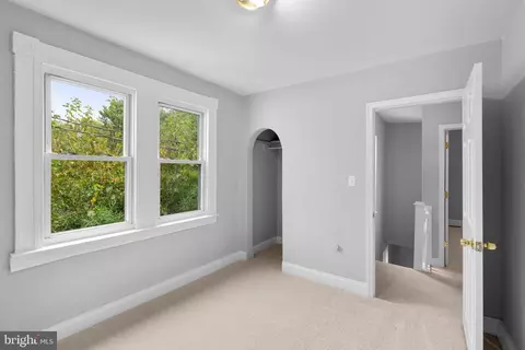 Entry Way - 616 Montpelier St, Baltimore, MD 21218 photo 7 of 9